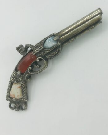 Vintage Scottish pistol brooch