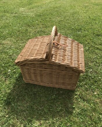 Large Traditional Picnic Basket