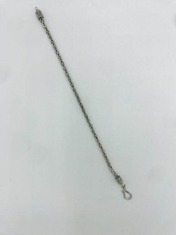 6650FC81-83E2-417D-8F13-7033592B3C6D