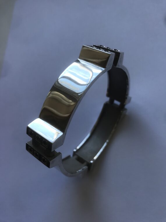 1ABDAF64-832D-4BCF-A252-2B520E56EDB7