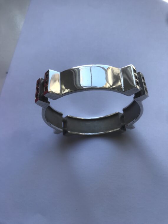 794BF144-8044-4979-88FF-A432CA93AF9A