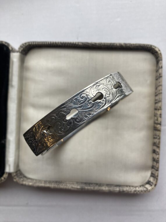 FF442D7F-E264-4552-86E1-FFB223F4FE14