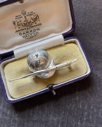 Jockey Hat and Riding Crop Stock Pin