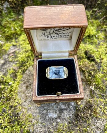 Aquamarine 18 carat Gold Ring